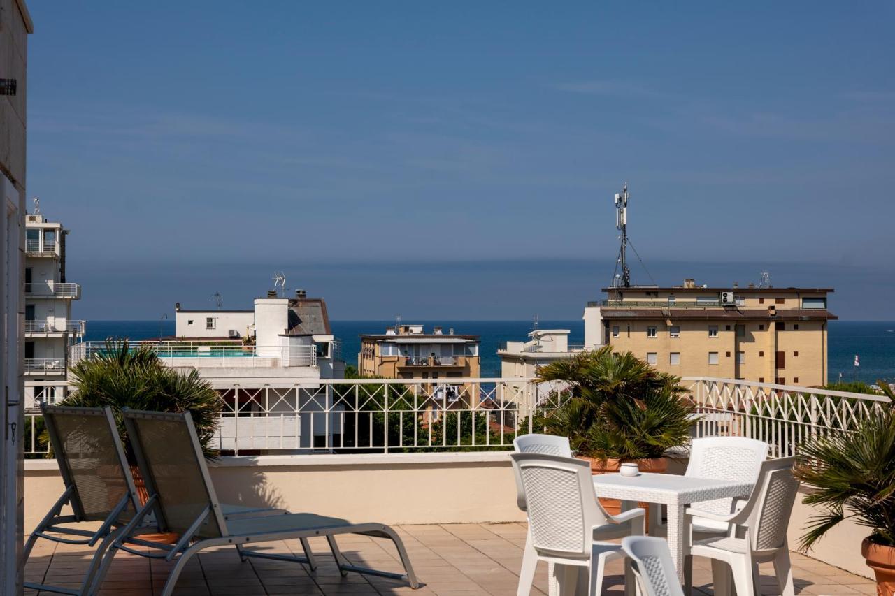 Hotel Sylvia Lido di Camaiore Exteriör bild