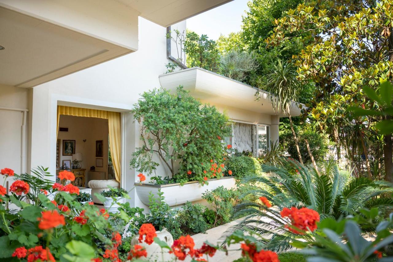 Hotel Sylvia Lido di Camaiore Exteriör bild