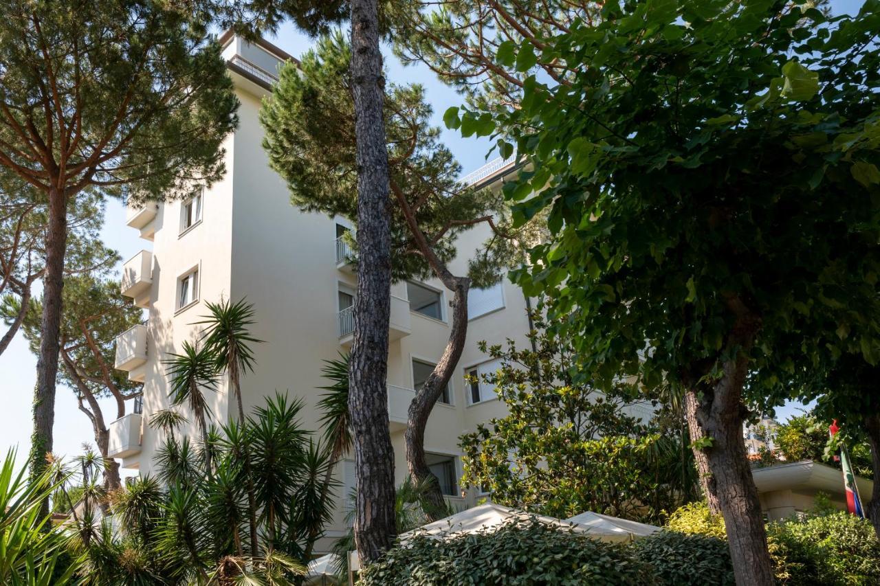 Hotel Sylvia Lido di Camaiore Exteriör bild