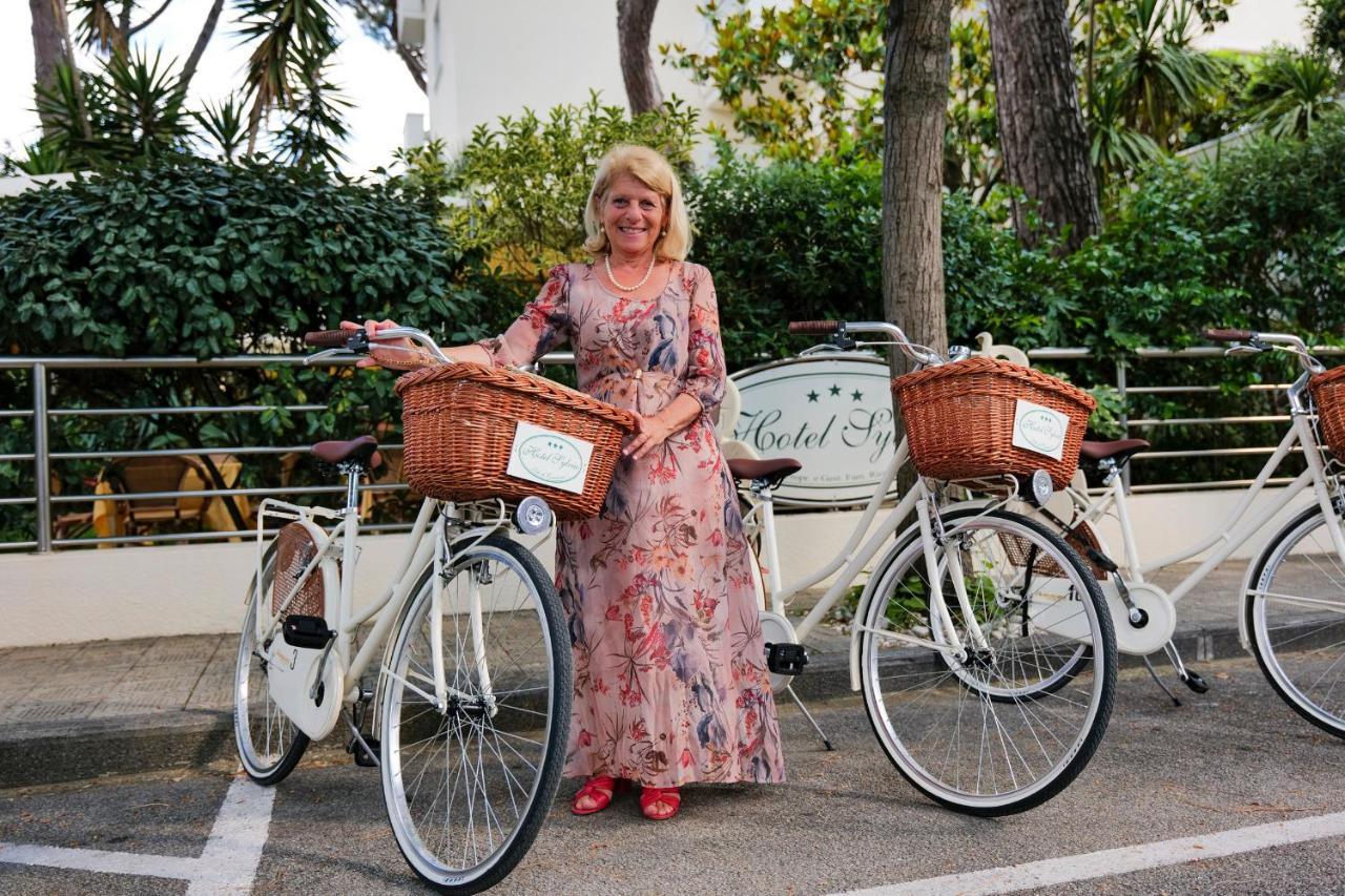 Hotel Sylvia Lido di Camaiore Exteriör bild