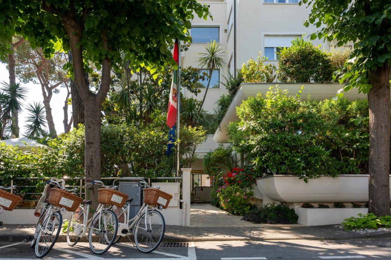 Hotel Sylvia Lido di Camaiore Exteriör bild