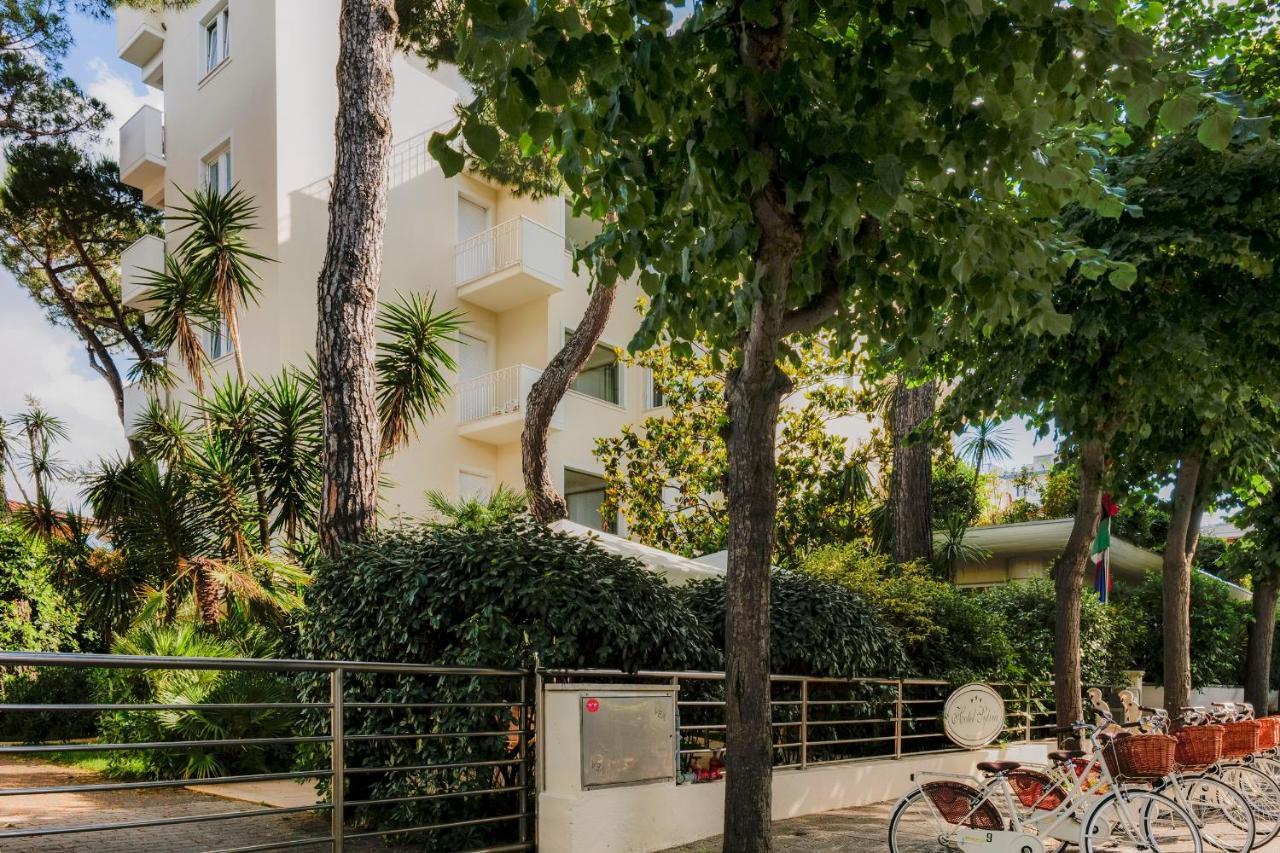 Hotel Sylvia Lido di Camaiore Exteriör bild