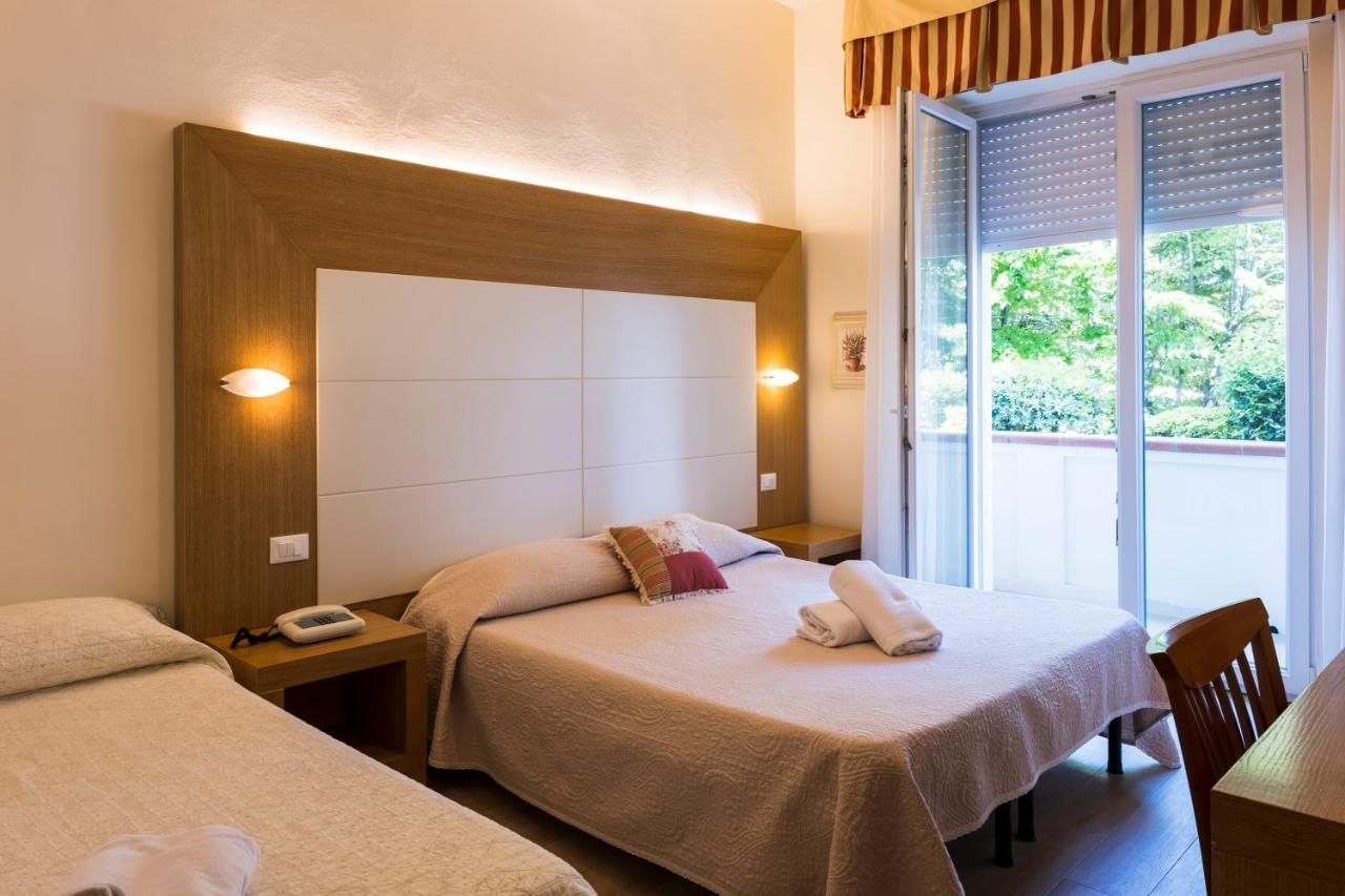 Hotel Sylvia Lido di Camaiore Exteriör bild