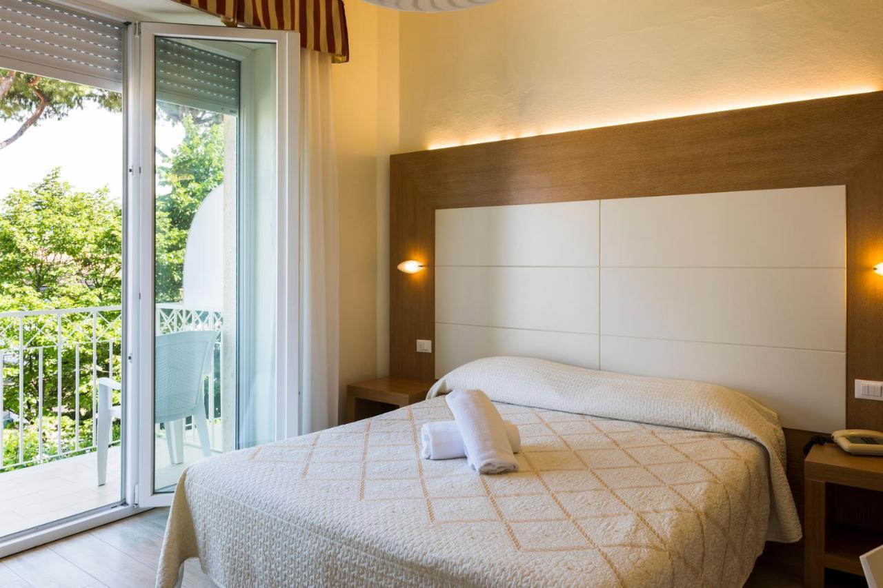 Hotel Sylvia Lido di Camaiore Exteriör bild