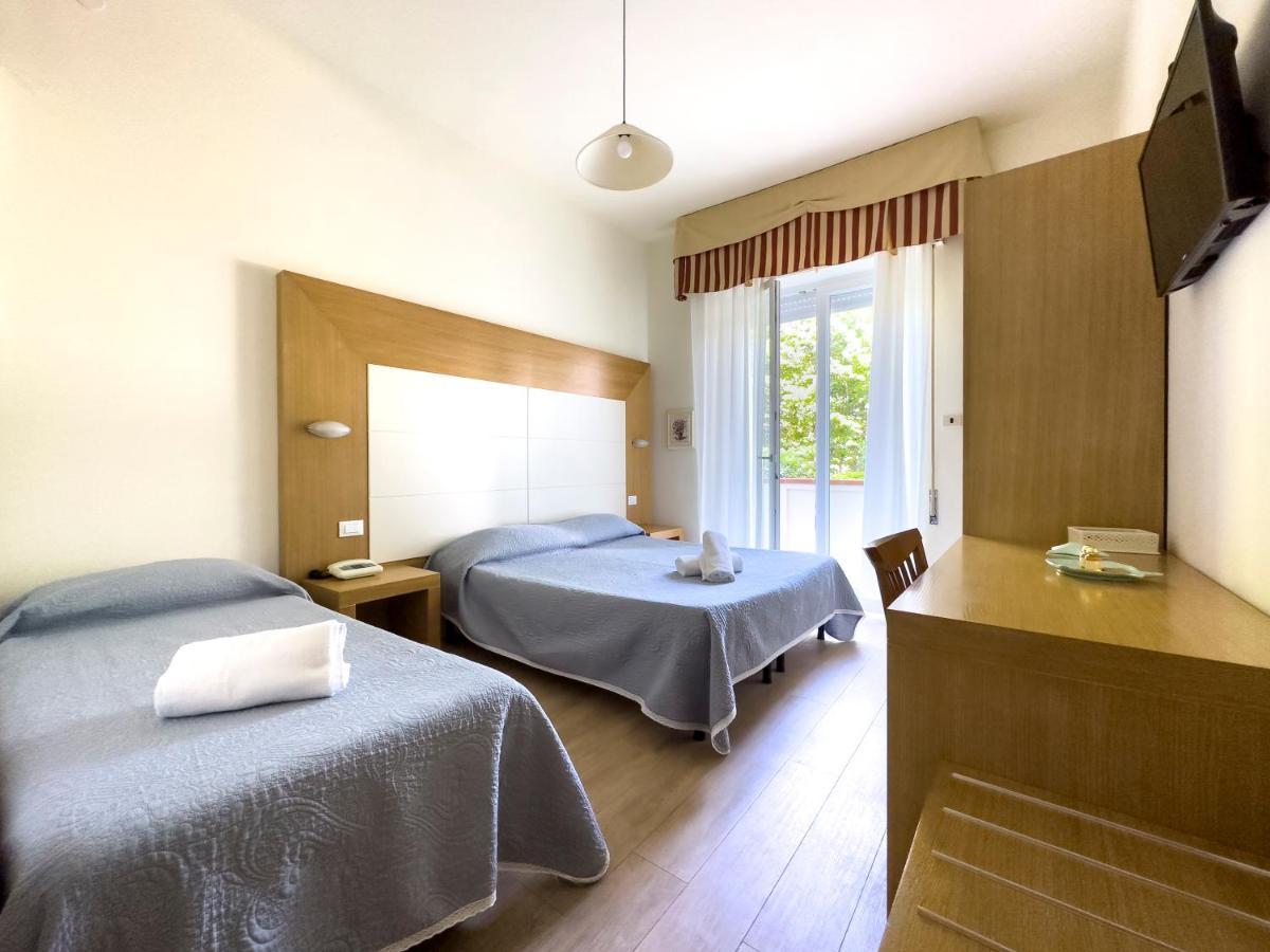 Hotel Sylvia Lido di Camaiore Exteriör bild