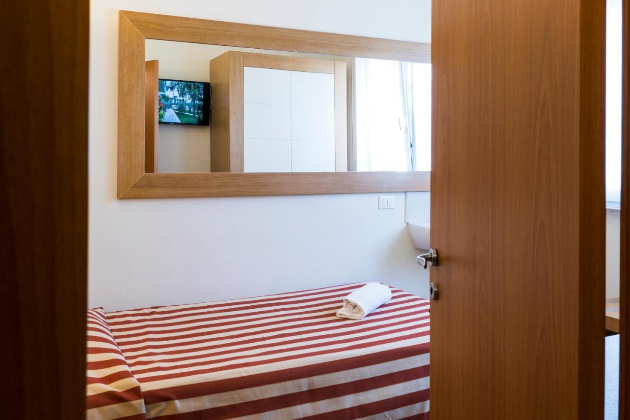 Hotel Sylvia Lido di Camaiore Exteriör bild
