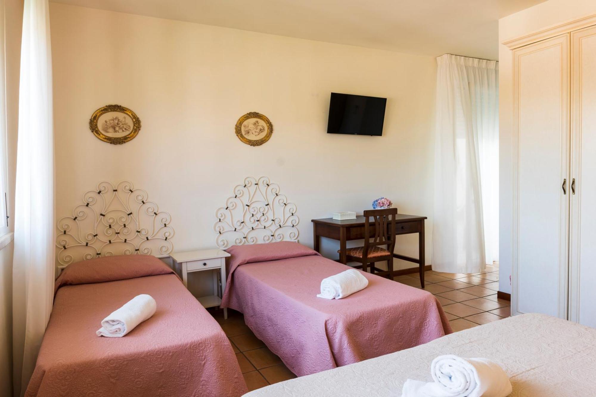 Hotel Sylvia Lido di Camaiore Rum bild