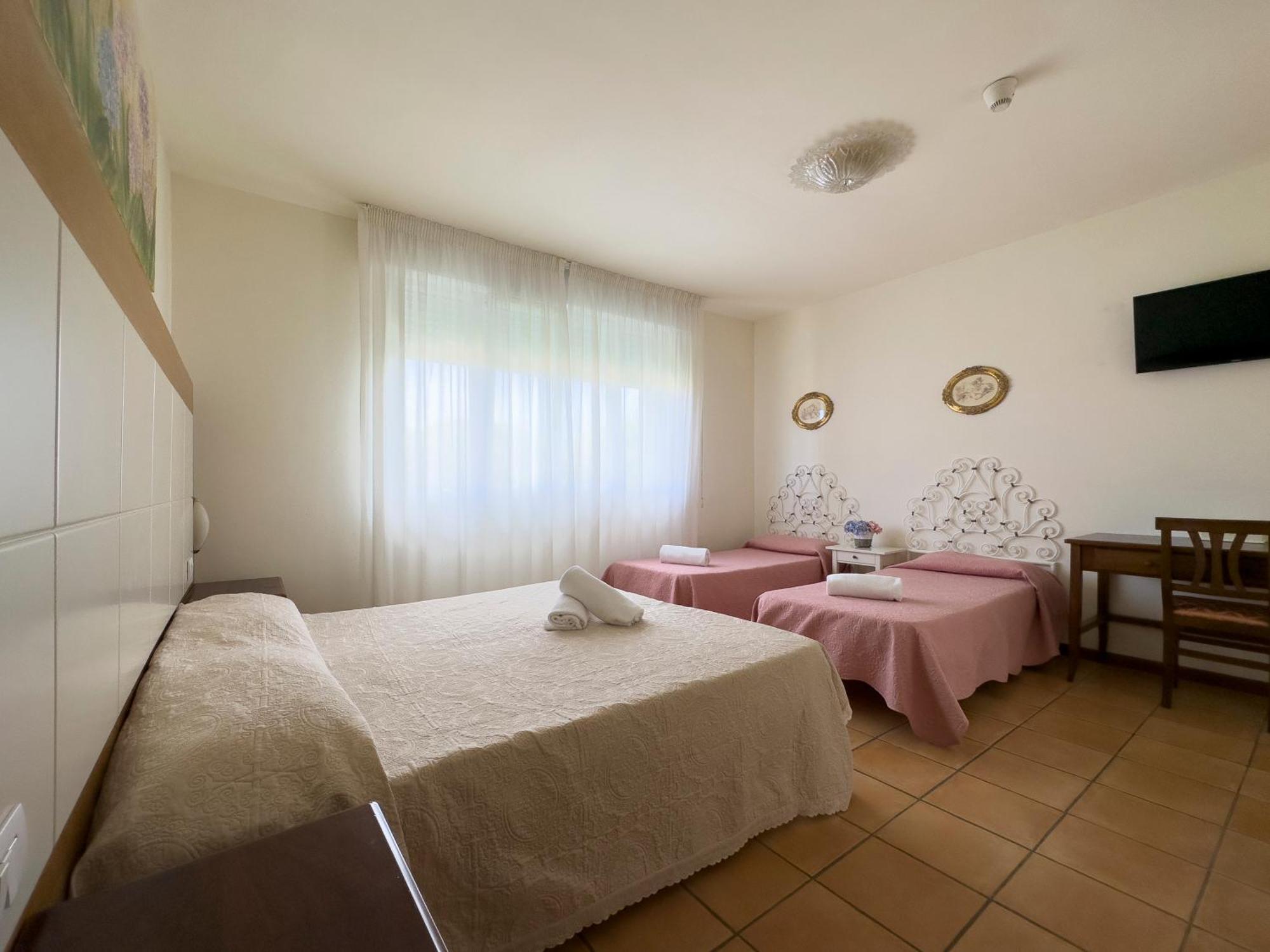 Hotel Sylvia Lido di Camaiore Exteriör bild